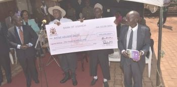 Museveni Donates 100 Million Shillings to SACCOs - Photos