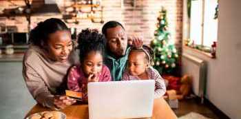 Want to Keep Your Holiday Spending in Check? Here are 5 Awesome Tips