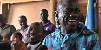 Kizza Besigye Asks for collaboration from Weasel 