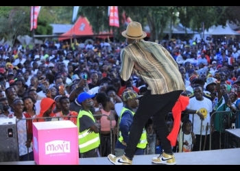 Chameleone and top musicians thrill fans at Galaxy FM’s Zzina Beach Carnival 