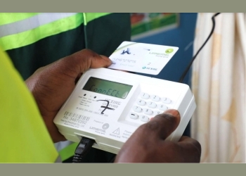 Police Nabs two UMEME frauds Stealing Yaka Meters from Locals