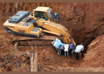 One dead, three injured as gold mine buries them