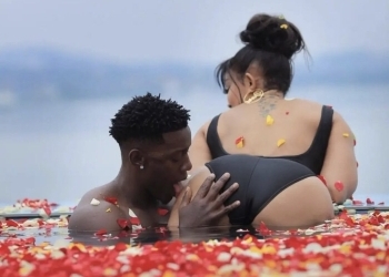 I take some photos to just keep in my gallery - Zari Hassan