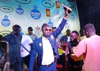 Polite Mosko crowned northern artiste of the year in the MTN-sponsored 2022 Northern Uganda Music Awards