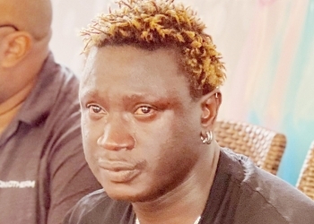 Gravity Omutujju Goes Off on DJ, Hits Him With Microphone