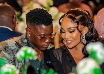 Shakib Cham Kneels and Apologizes to Zari Over Cheating Allegations