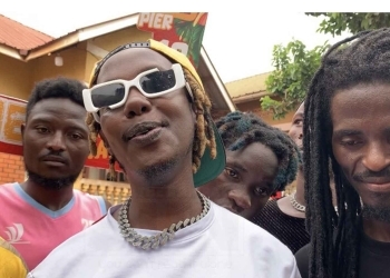 Abandon Gangs - Feffe Bussi Urges Fellow Musicians