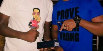 Bebe Cool Finally Gifts Dj Aludah With Promised iPhone X