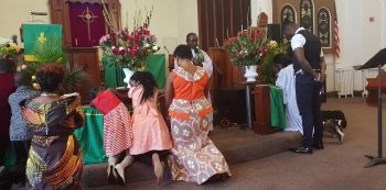 Bebe Cool Criticized For Not Kneeling In Church