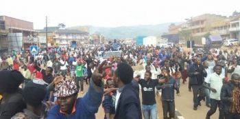 Teargas and Live Bullets hit Kabale as Besigye and Partners are Arrested