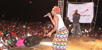 Drama As Daxx Kartel Mocks Irene Ntale and Sheebah At Zzina Fest