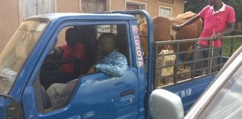 Besigye Blocked from leaving home as Makerere Fundraiser Flops