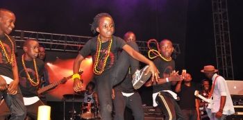 Photos — Ghetto Kids Dancing With Patoranking at Born To Win Concert