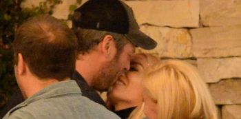 Blake Shelton Can't Keep His Hands Off Gwen Stefani!