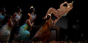 Grammys 2017: Watch Beyoncé’s dazzling performance