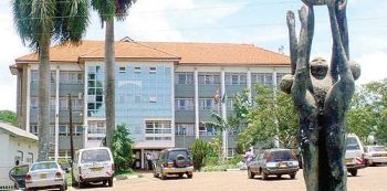 Teargas, Live Bullets rock Kyambogo as student loses hand