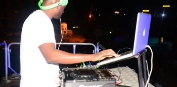 Castle Lite Treats Partiers To A Fun-Filled Night At Legends Bar