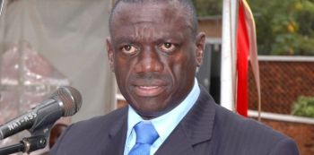 Besigye Roots For Citizens’ Health Insurance