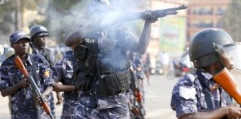 Police using Live ammunition as Anti-Riot Armory runs out of rubber bullets 