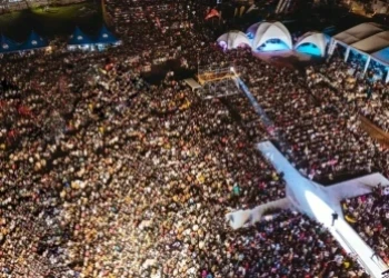 Ray G Breaks Record as 20,000 Fans Fill Kakyeka Stadium!