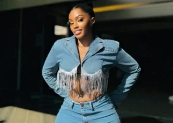 I Have Better Things to Do Than Giving Birth – Gloria Bugie