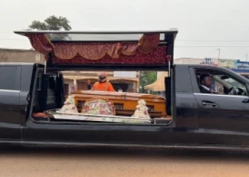 Music Industry Stands With Fik Fameica Ahead of Mother’s Burial on Monday