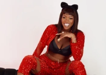 I Get Paid to Chat With People Online - Kapa Cat
