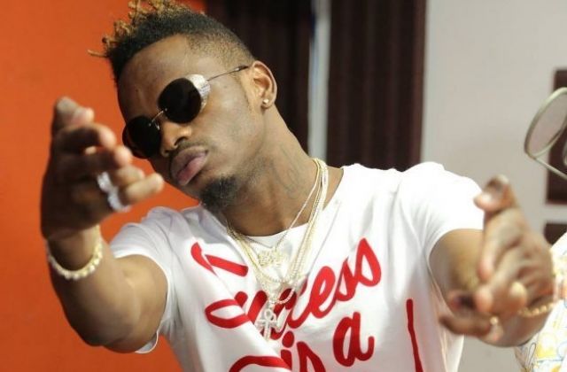 Drama As Diamond Platnumz Is Intercepted At The Airport By Tanzanian Government Officials