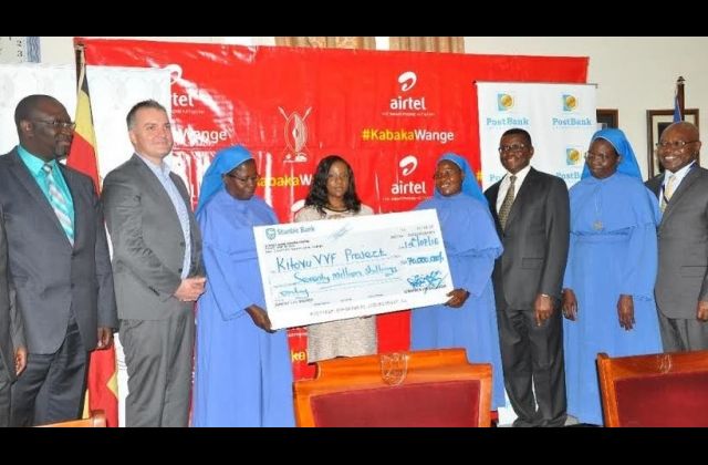 Airtel Uganda Hands Over Ugx 70 Million from the Kabaka Run to Kitovu Hospital