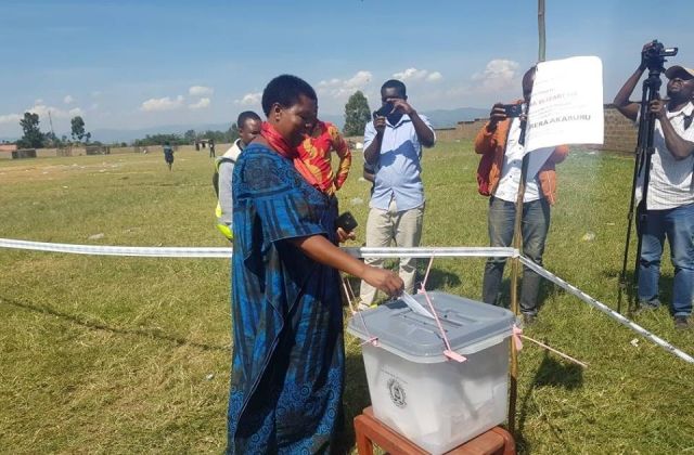 Matsiko, Muzanira Tussle it out as Rukungiri goes to polls