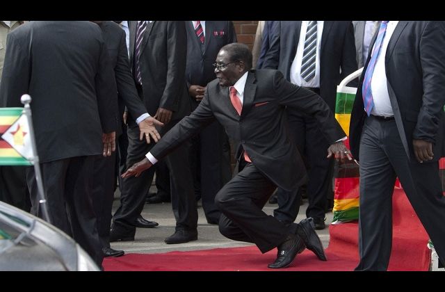 Ugandan Pastor Ronnie Of ETM Claims He Prophesied Mugabe’s Fall