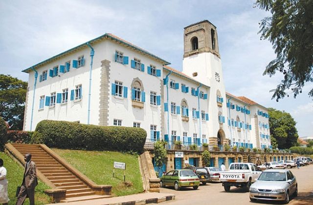 VC Nawangwe asks Makerereans to ignore strike
