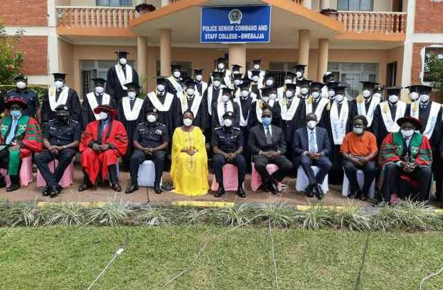 45 Senior police officers graduate from leadership college