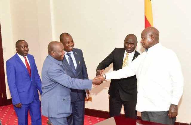Ndayishimiye praises Museveni for contributing to restoration of peace in Burundi