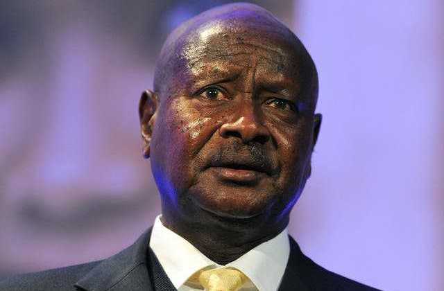 Dump mobile phone, pick up the radios; President Museveni directs Police leadership to bring back radios