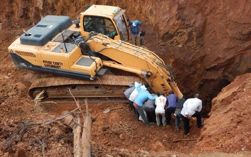 One dead, three injured as gold mine buries them