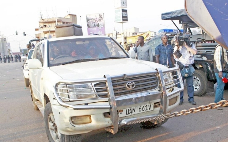 Court orders release of Besigye's Land cruiser impounded by Police