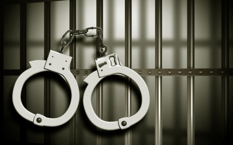Police arrest men who came to report a murder