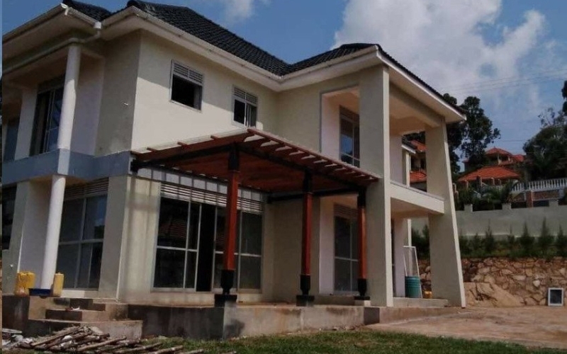 Chameleone shows off a new house
