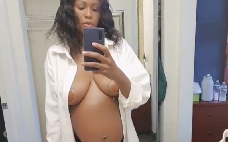 Provocative Model Doreen Kabareebe  shows off baby bump