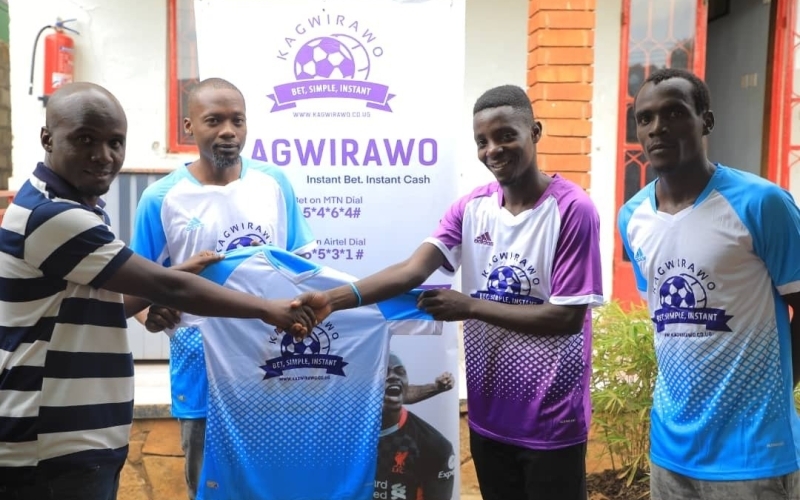 Kagwirawo community outreach program sees betting company donate over 2000 soccer jerseys & 1500 Reflectors in areas of Kansanga & Ggaba