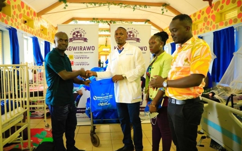 Kagwirawo Donates Food Items Worth 10M To Mulago Hospital Children's Unit Mwana Mujimu