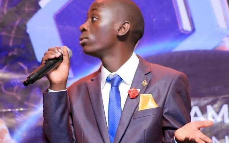 Comedian Dr. T. Amale Faces Angry Crowd, Thrown Off Stage
