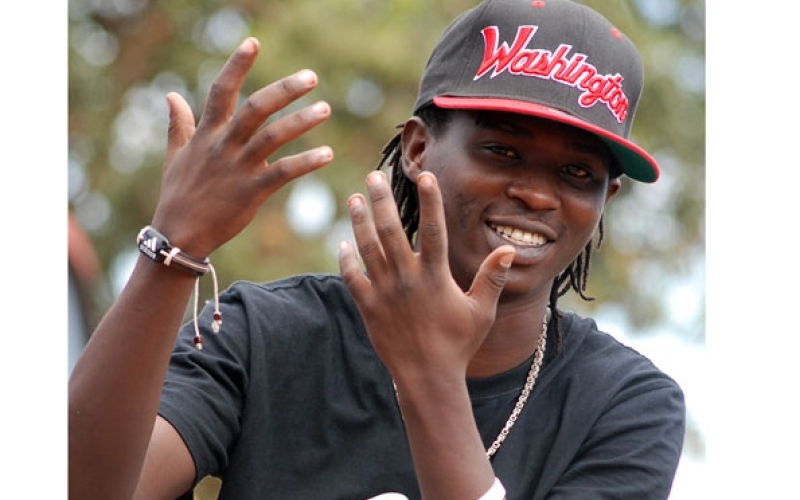 Yung Mulo Begs for a Collaboration from Vyroota