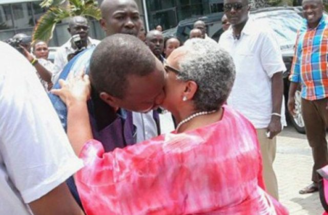 Shocker! Uhuru and His First Lady Share Saliva In Public.