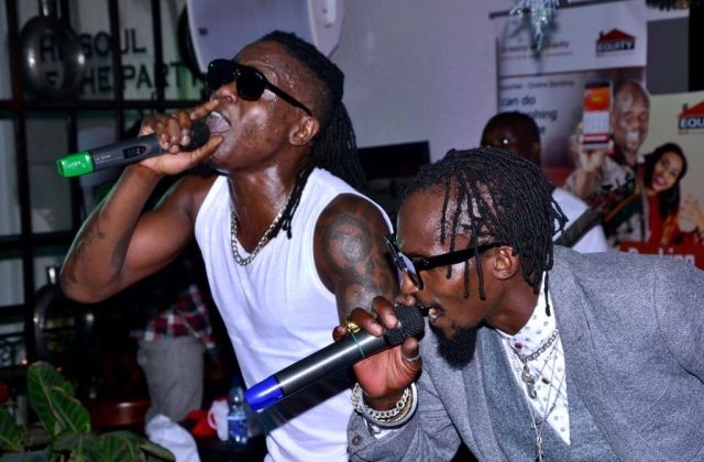 Radio and Weasel Thrills Fans At Unplugged