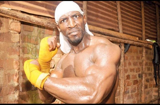 Video: People Are Using Windows Because Am Standing At The Door — Golola Moses