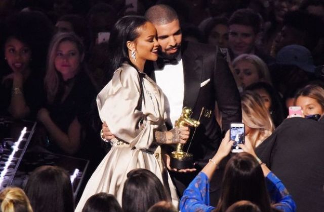 Drake Confesses Love For Rihanna At Vmas!!