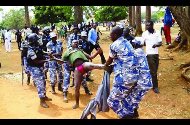 Police rounds off Kabale Drunkards after SFC Soldier was stubbed in Bar Brawl 