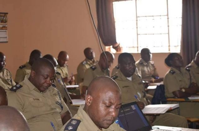 Police officers lectured in Critical incident command